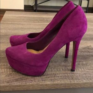 Jessica Simpson helps